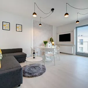Dom & House - Nadmorze Estate Gdańsk